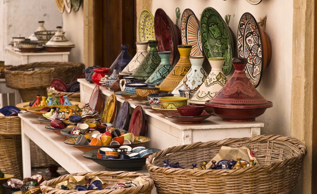 tajine, pottery, multicoloured-1623127.jpg